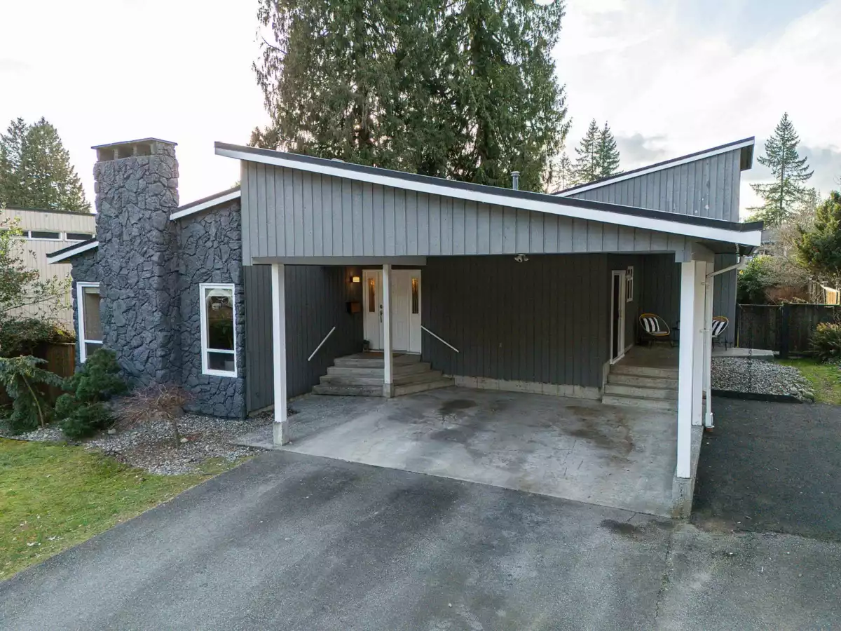 Garden / Landscaping Photo of 3643 Kennedy Street, Port Coquitlam, BC