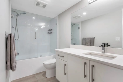 Entry Foyer Photo of 2138 128 Street, Surrey, BC