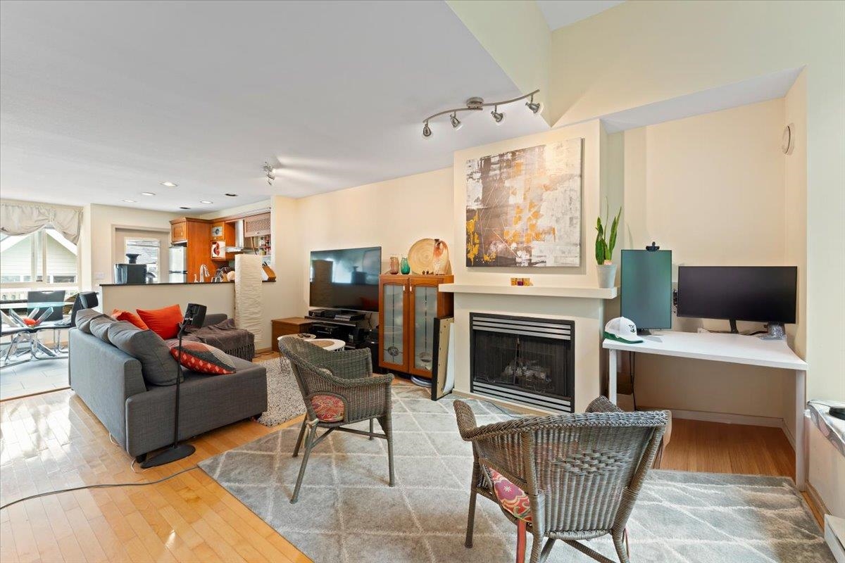 Kitchen Island Photo of 6878 Village Green, Burnaby, BC
