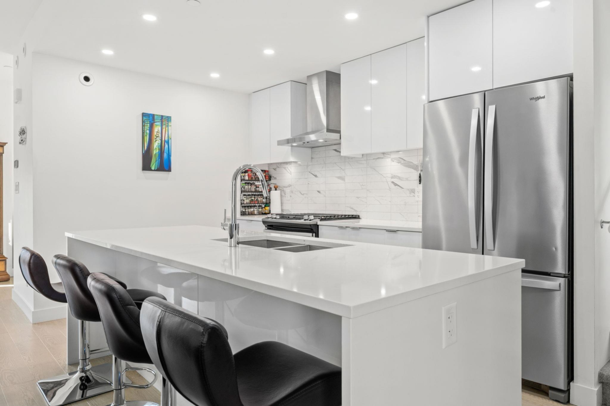 Dining Area Photo of 43 3596 Salal Drive, North Vancouver, BC