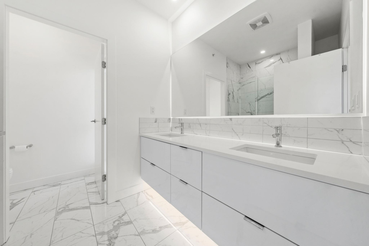 Powder Room Photo of 43 3596 Salal Drive, North Vancouver, BC