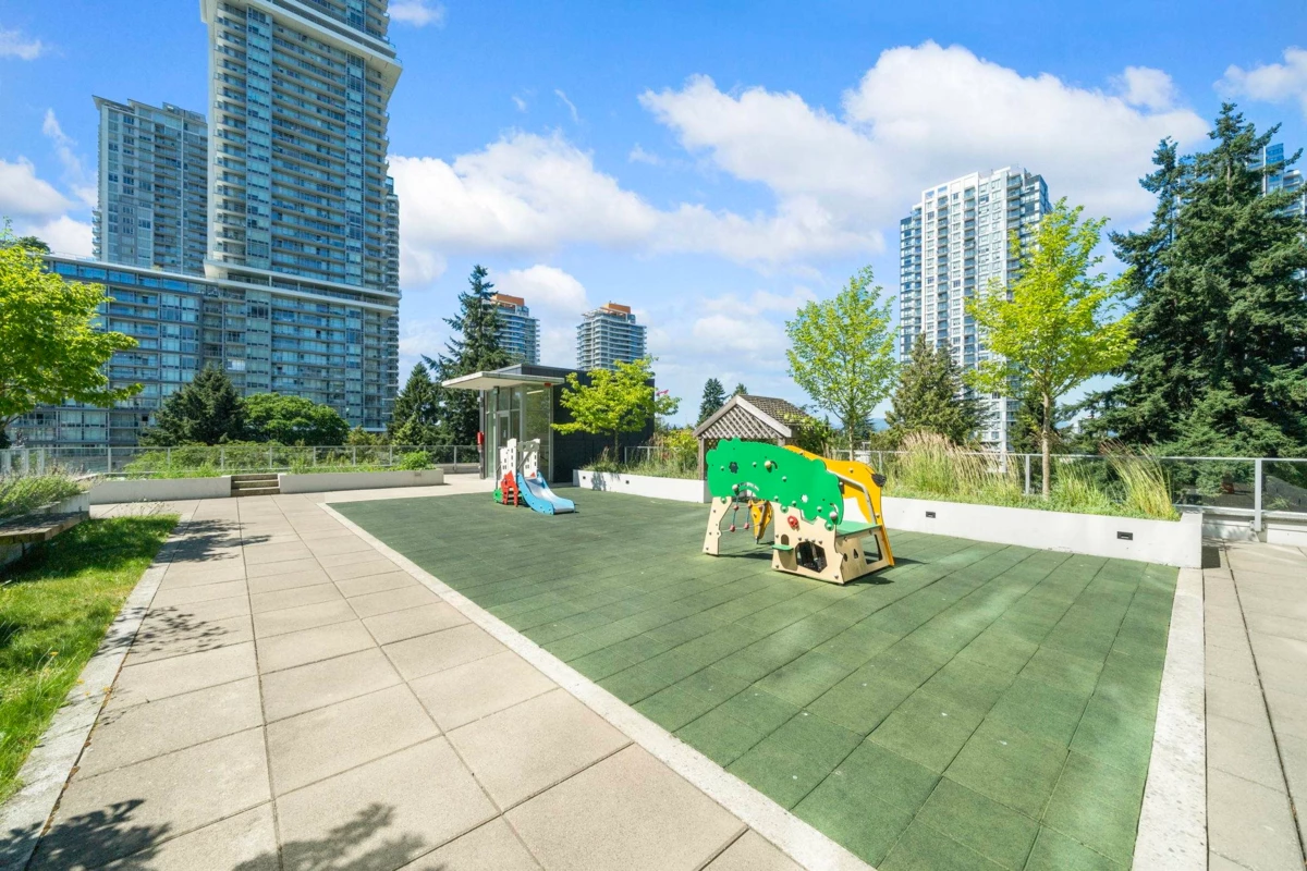 Fitness Center Photo Near 2102 13438 Central Avenue, Surrey, BC