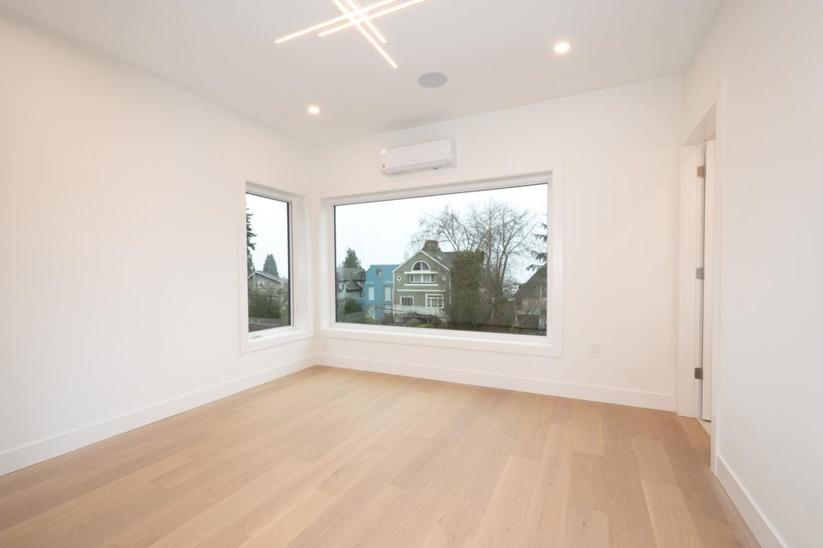 Hot Tub / Spa Photo of 4426 W 4th Avenue, Vancouver, BC