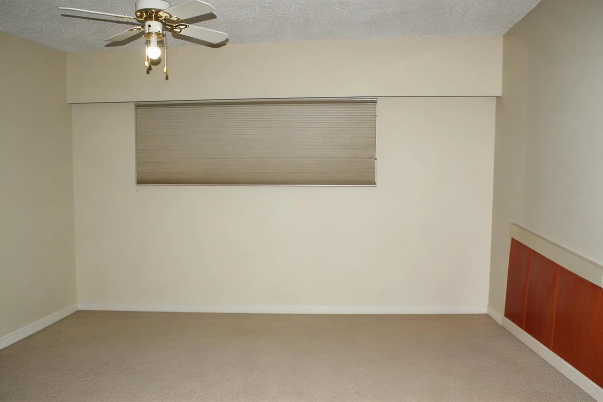 Family Room Photo of 8722 154a Street, Surrey, BC