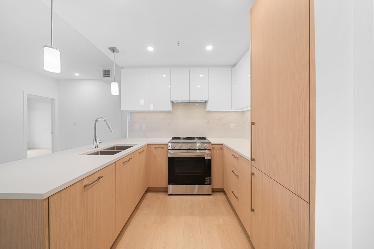 Kitchen Photo of 515 150 James Road, Port Moody, BC