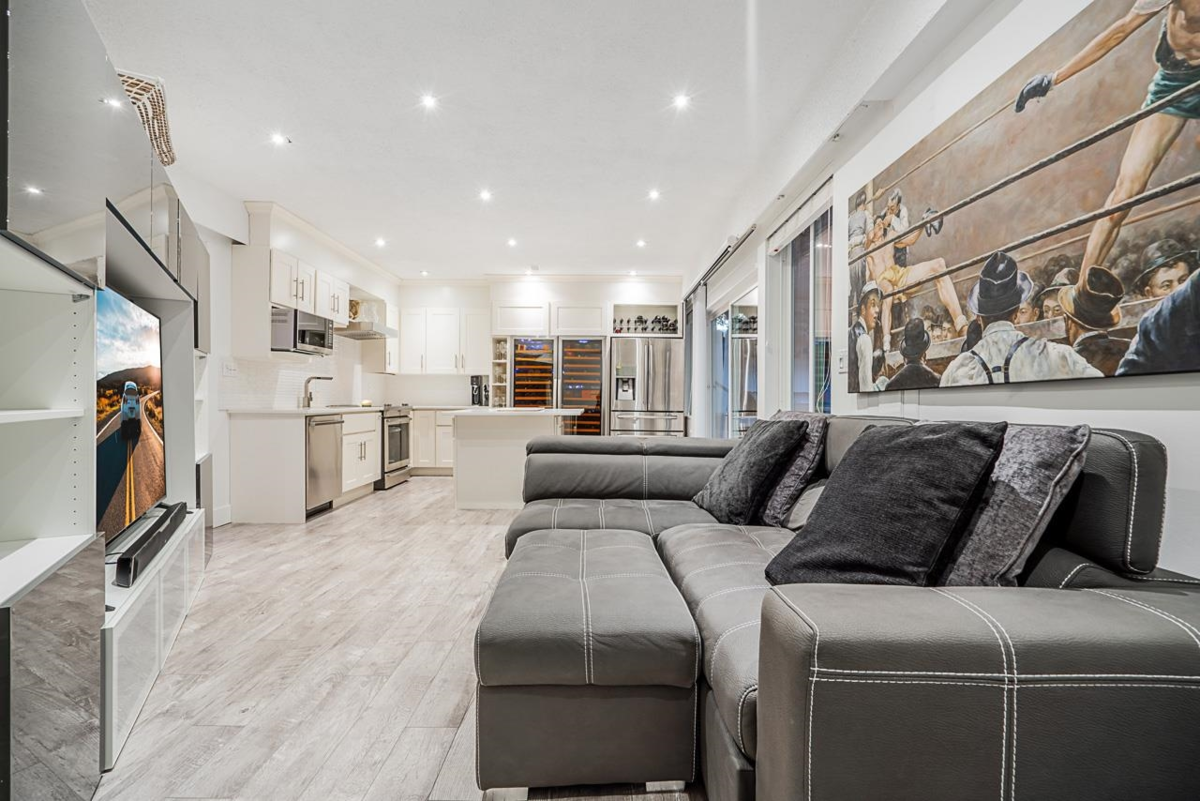 Backyard Photo of 6446 Marine Drive, West Vancouver, BC