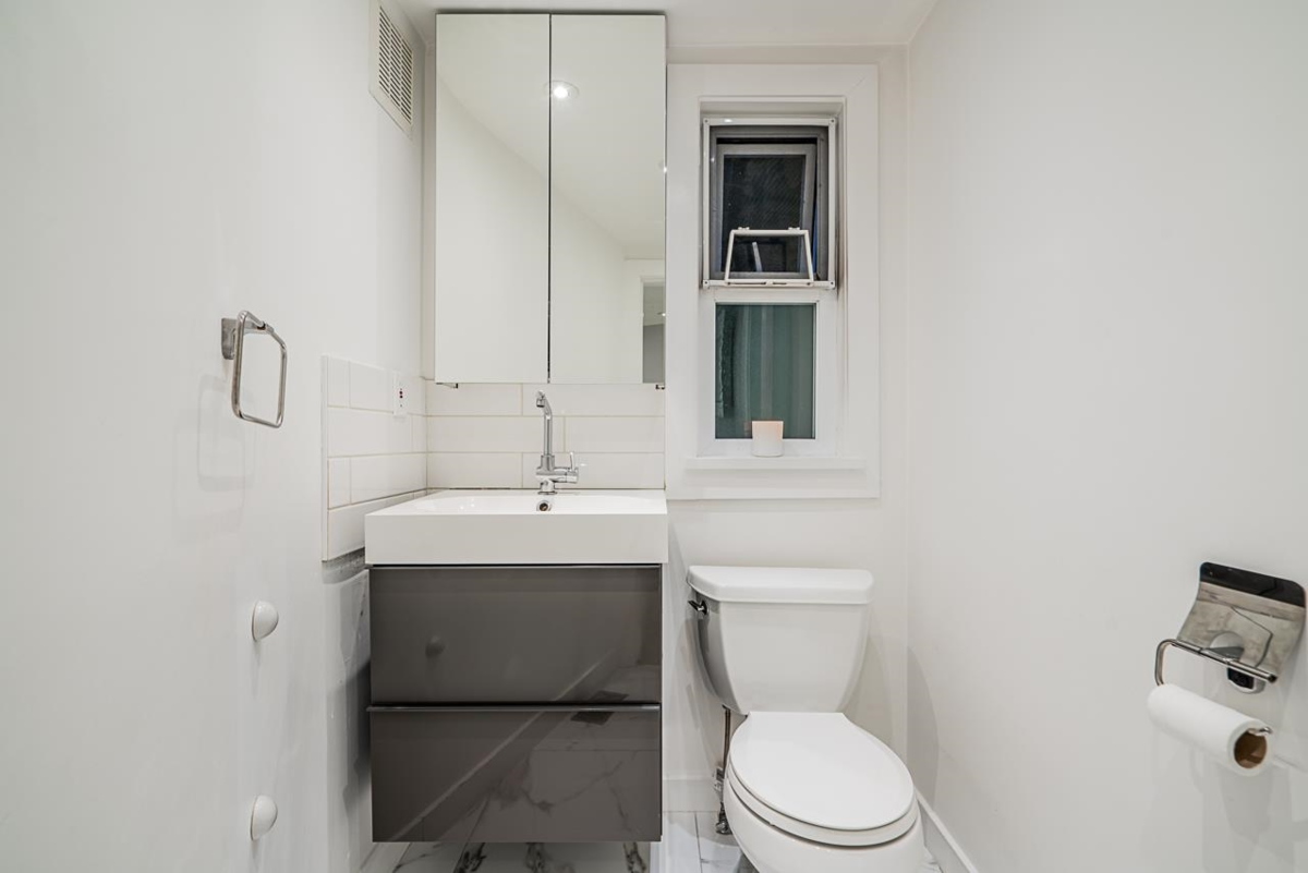 Basement Recreation Room Photo of 6446 Marine Drive, West Vancouver, BC