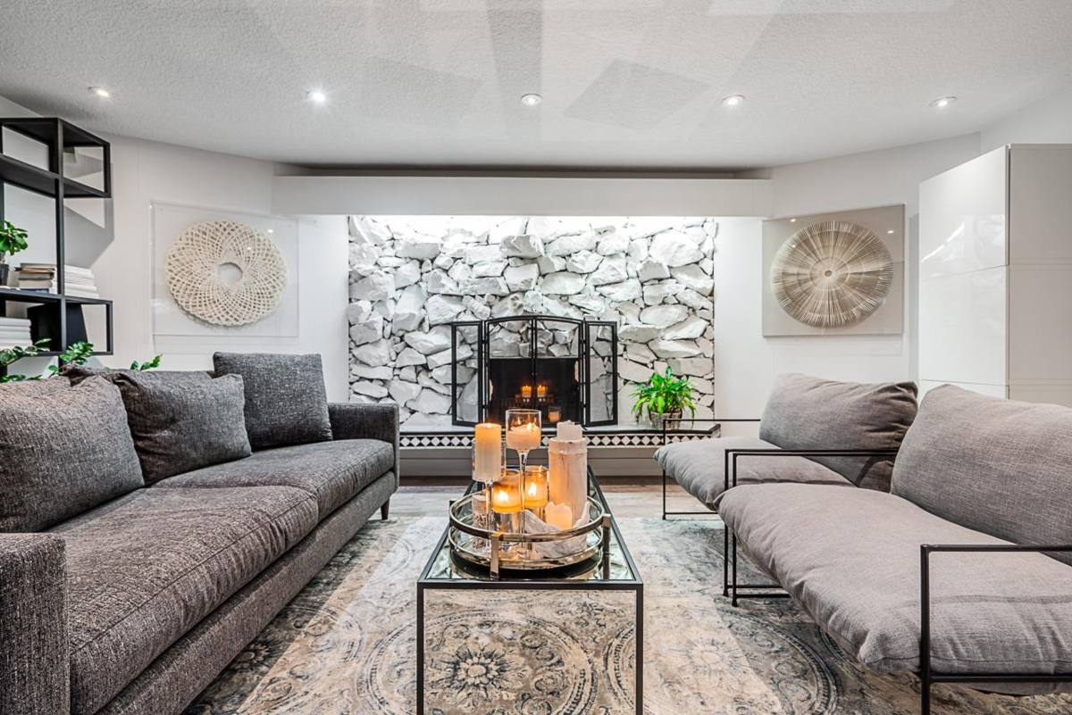 Breakfast Nook Photo of 6446 Marine Drive, West Vancouver, BC