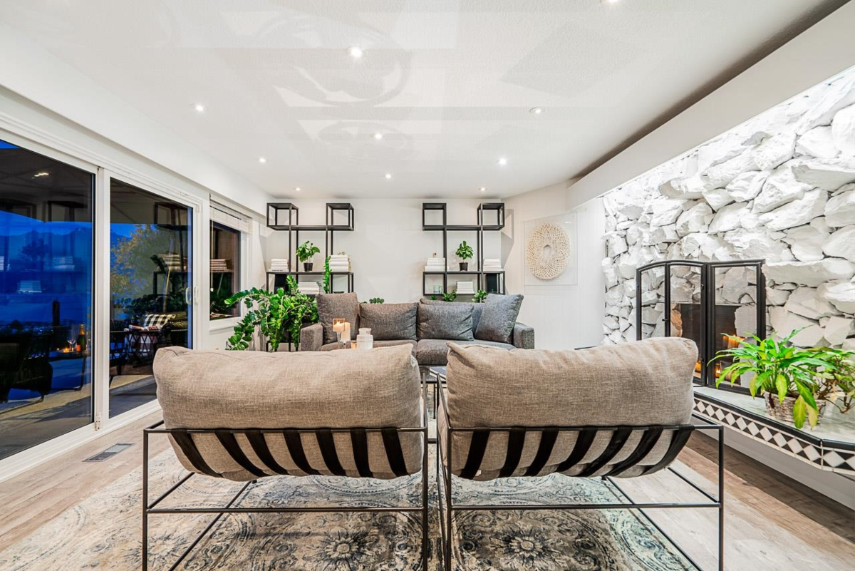 Dining Area Photo of 6446 Marine Drive, West Vancouver, BC