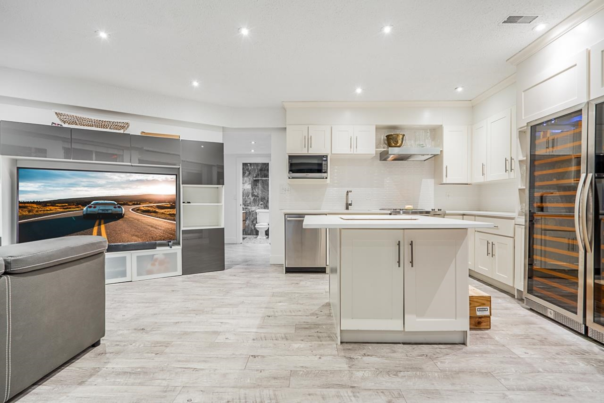 Garden / Landscaping Photo of 6446 Marine Drive, West Vancouver, BC