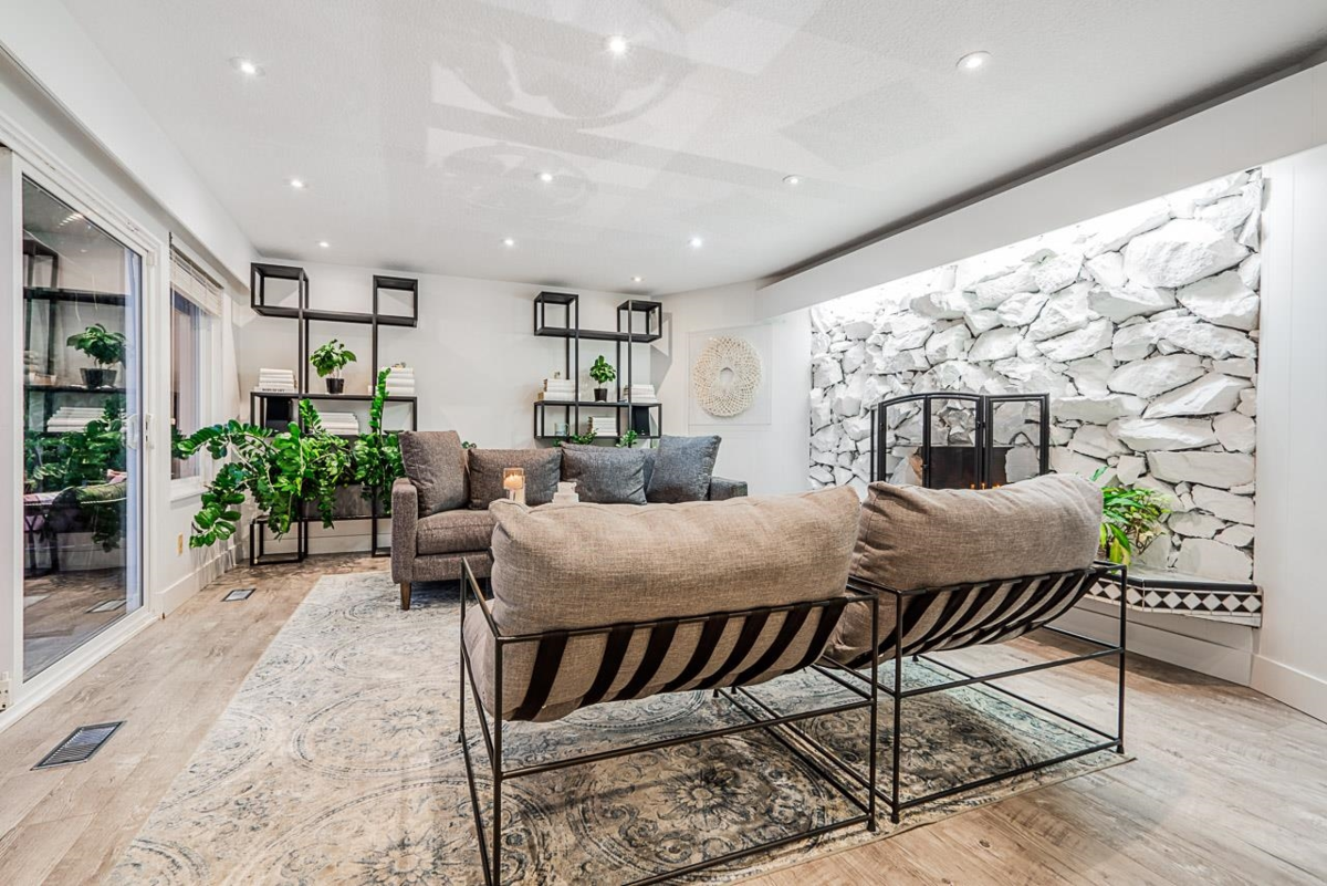 Kitchen Photo of 6446 Marine Drive, West Vancouver, BC