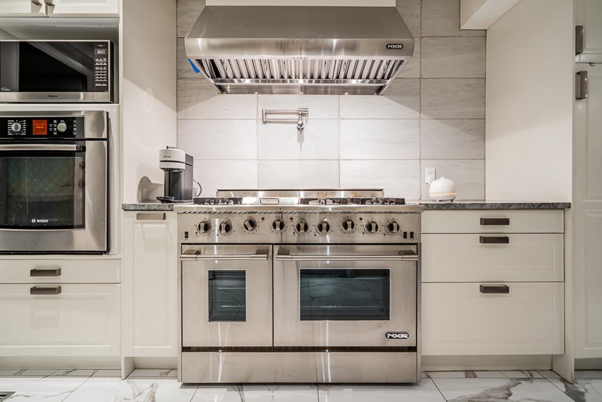 Loft / Bonus Room Photo of 6446 Marine Drive, West Vancouver, BC