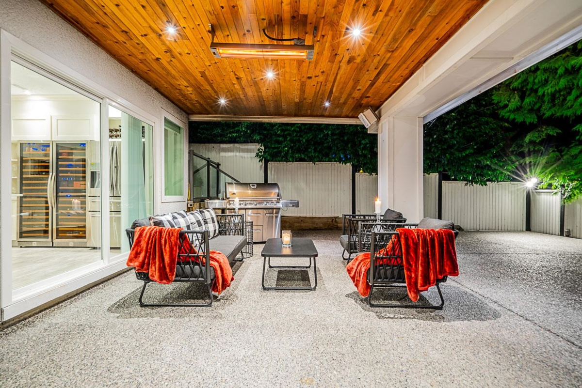 Playground / Recreational Area Near 6446 Marine Drive, West Vancouver, BC