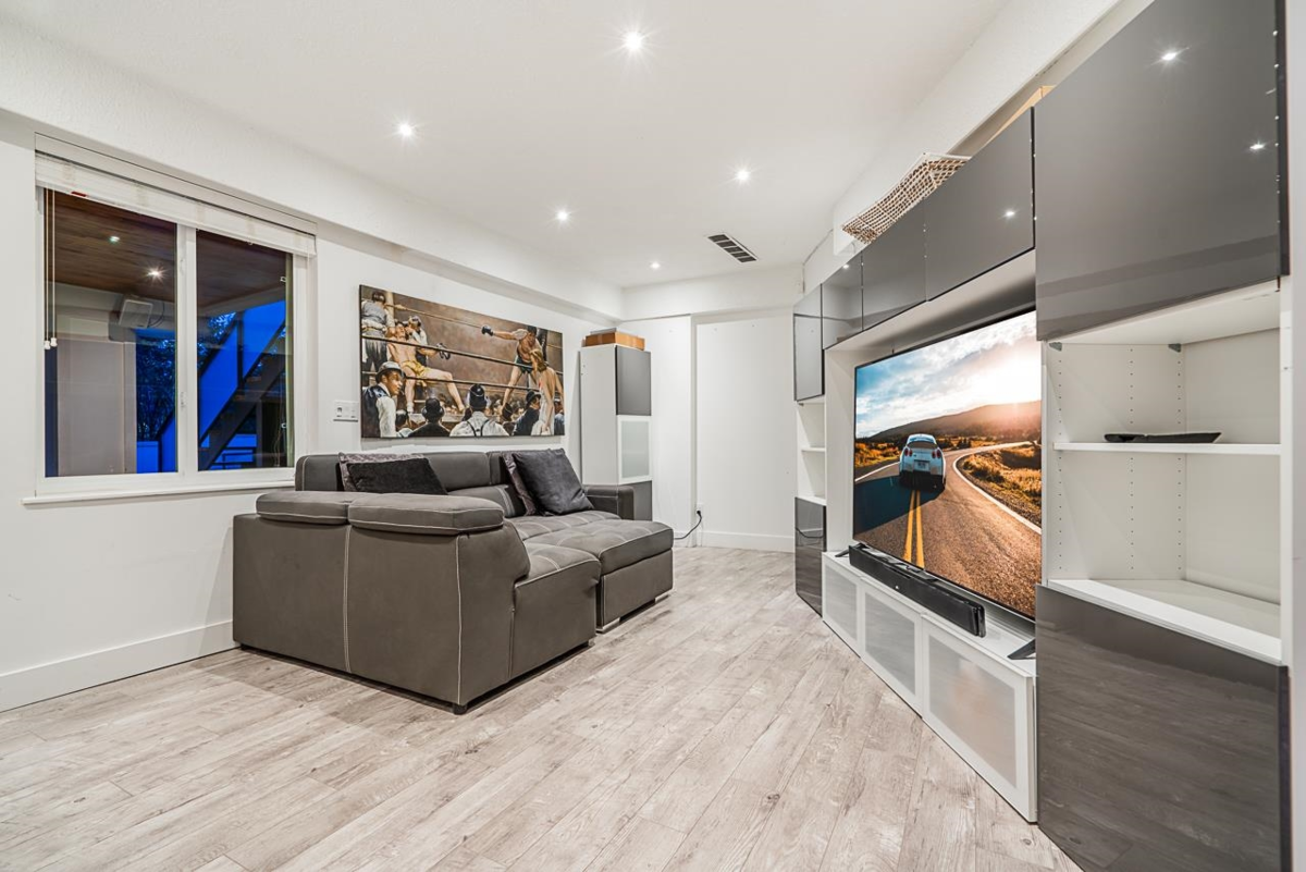 Swimming Pool Photo of 6446 Marine Drive, West Vancouver, BC