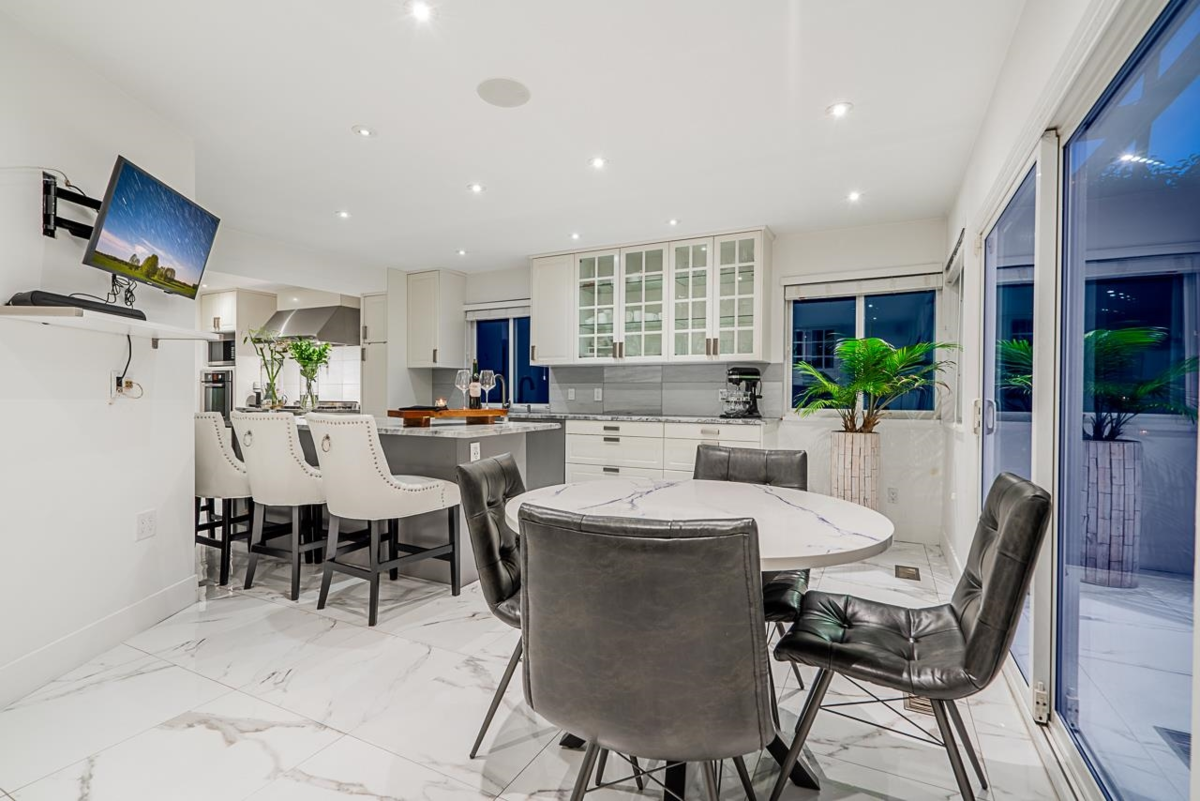 Walk-In Closet Photo of 6446 Marine Drive, West Vancouver, BC