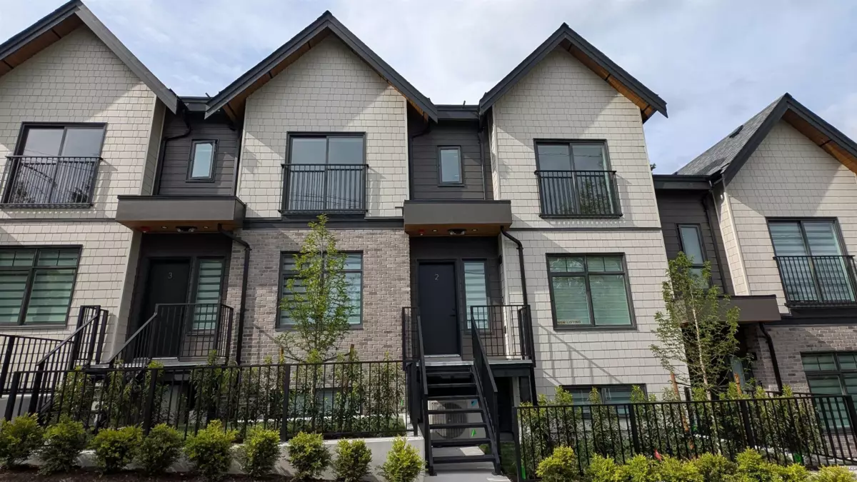 Hot Tub / Spa Photo of 5 339 Keary Street, New Westminster, BC