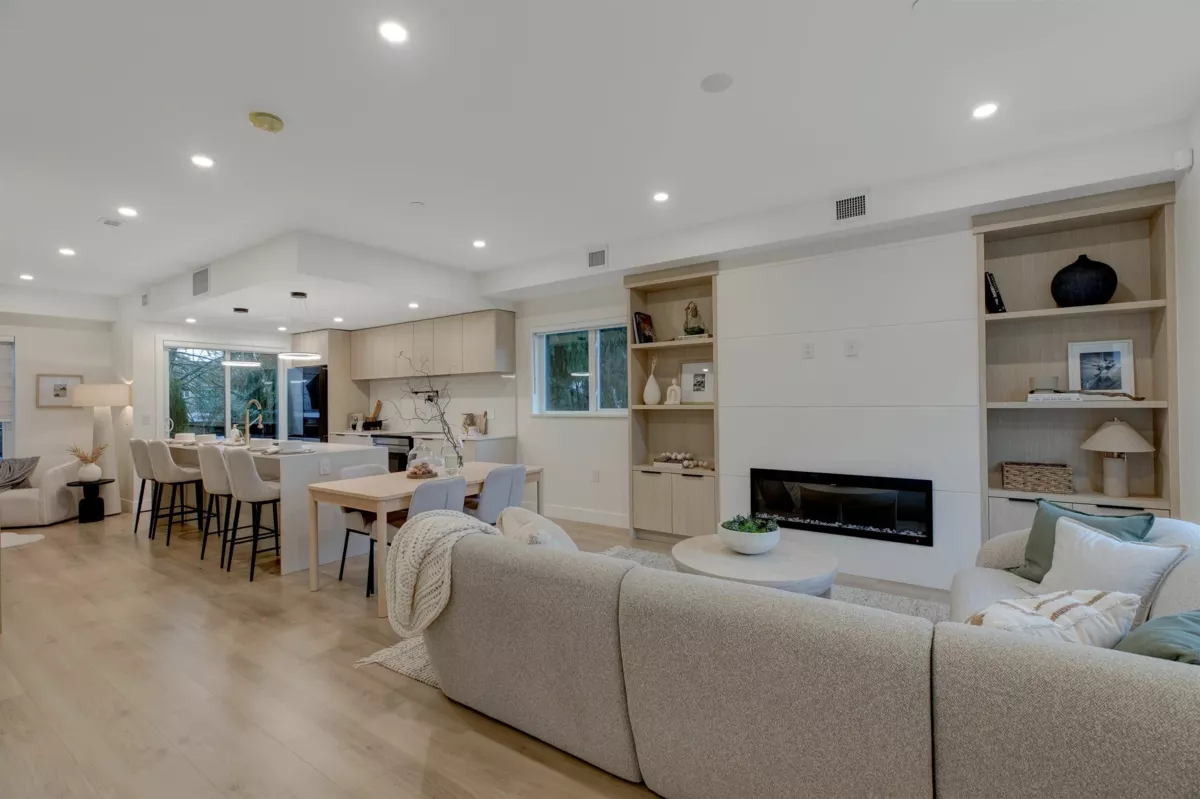 Primary Bathroom Photo of 5 339 Keary Street, New Westminster, BC