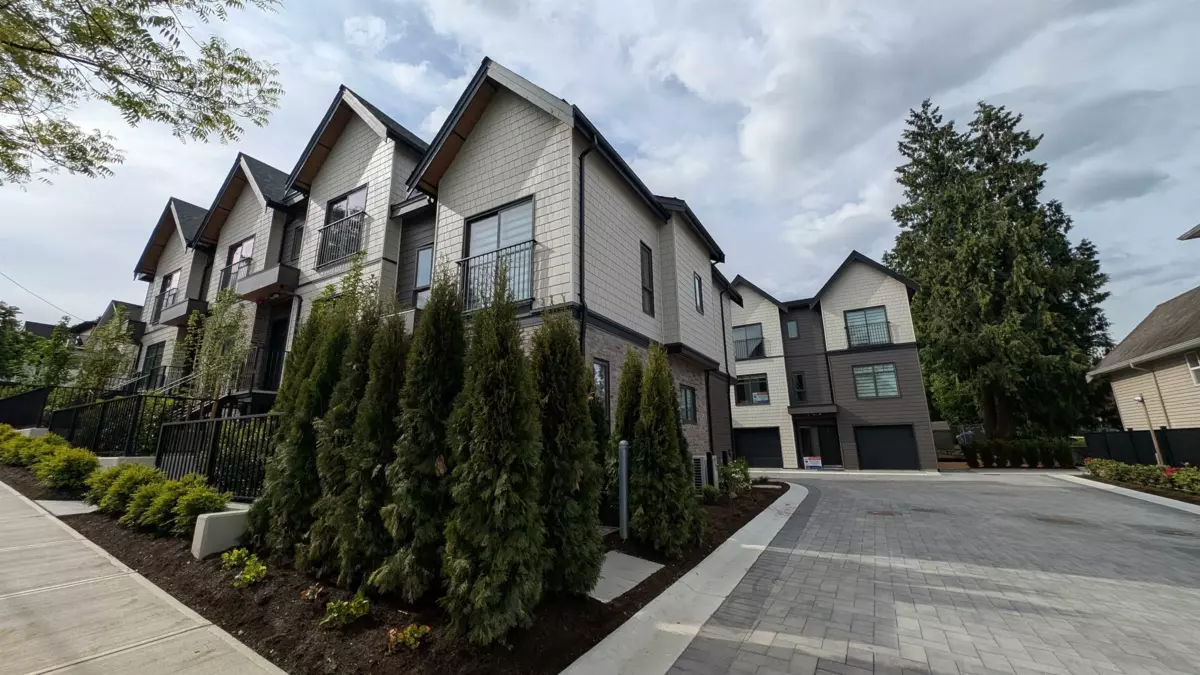 Swimming Pool Photo of 5 339 Keary Street, New Westminster, BC