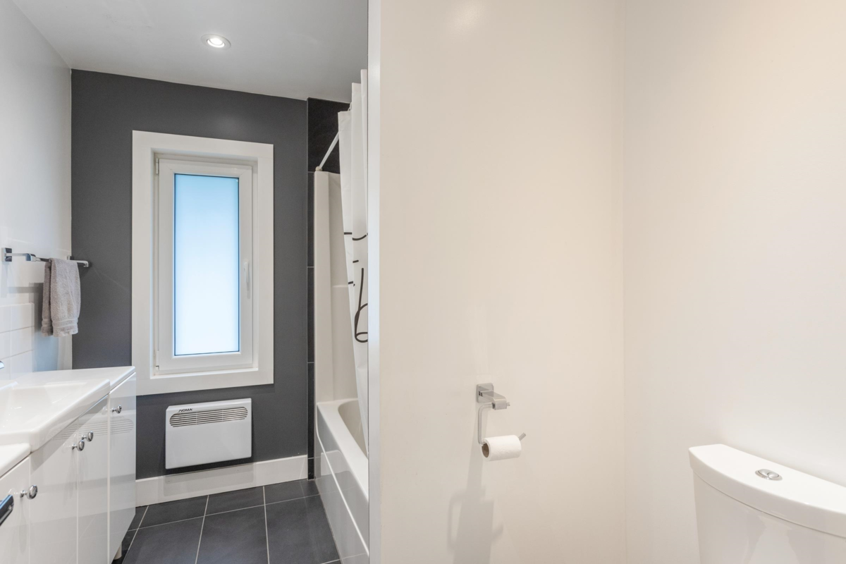 Basement Recreation Room Photo of 4219 Graveley Street, Burnaby, BC