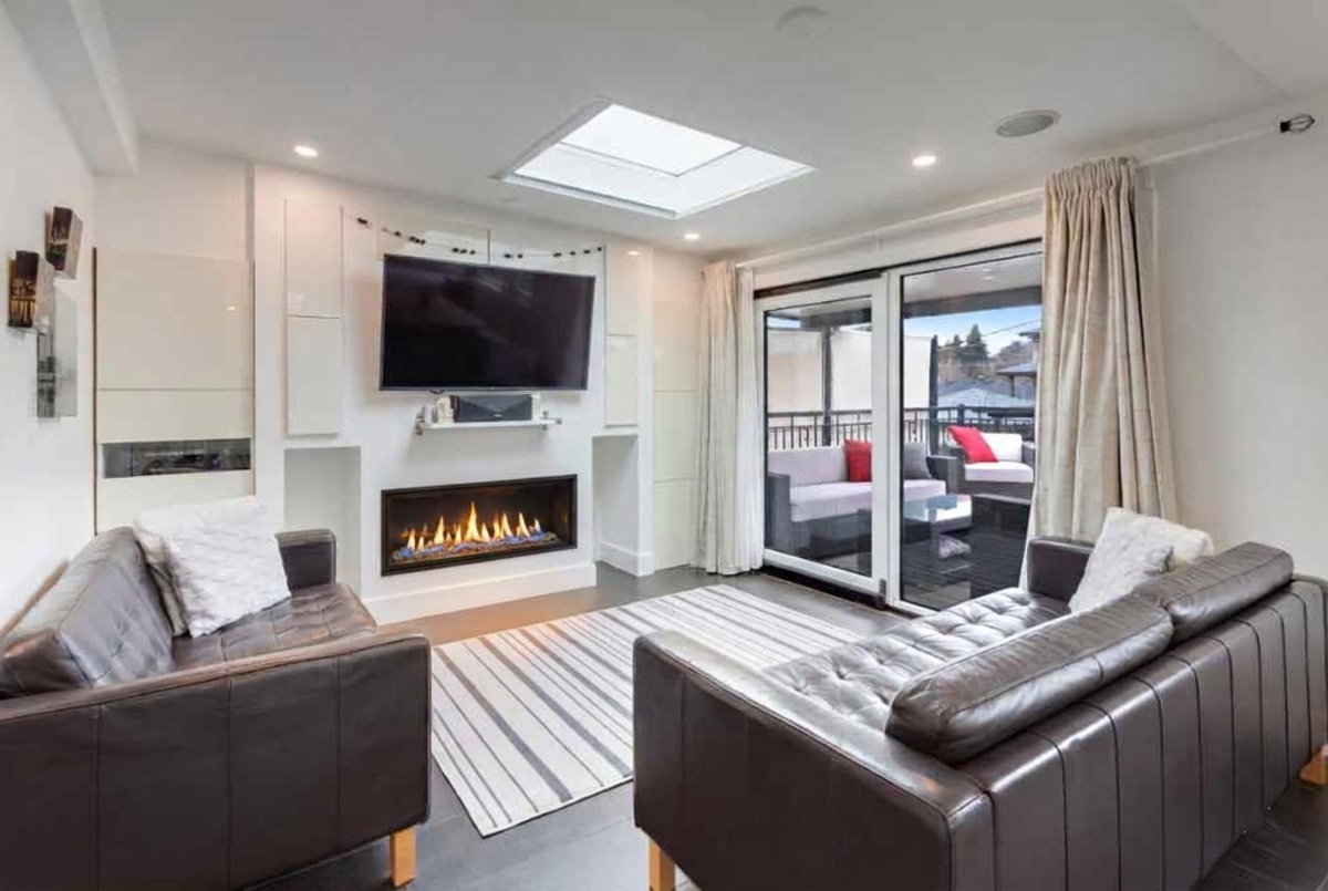 Breakfast Nook Photo of 4219 Graveley Street, Burnaby, BC