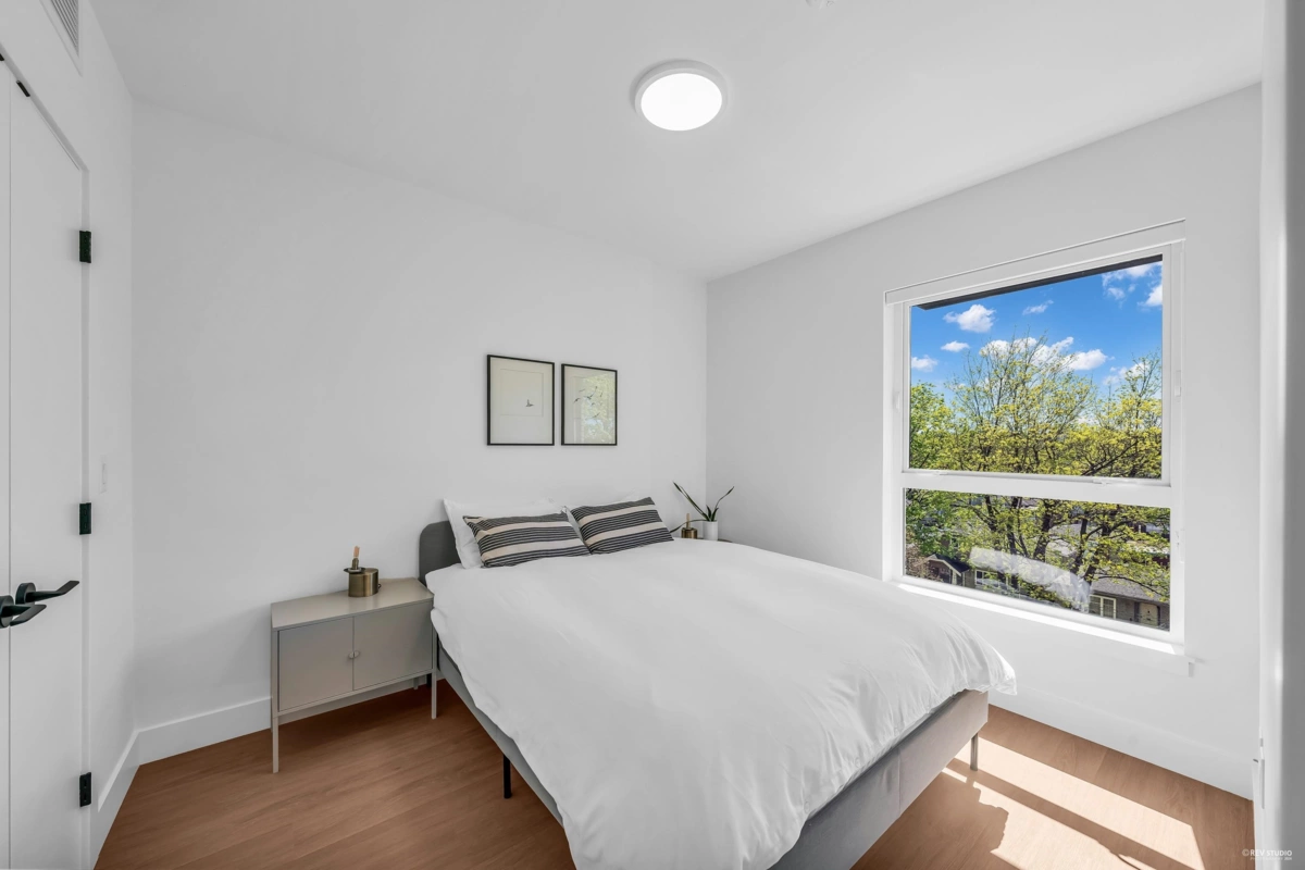 Guest Bathroom Photo of 506 2235 E Broadway, Vancouver, BC