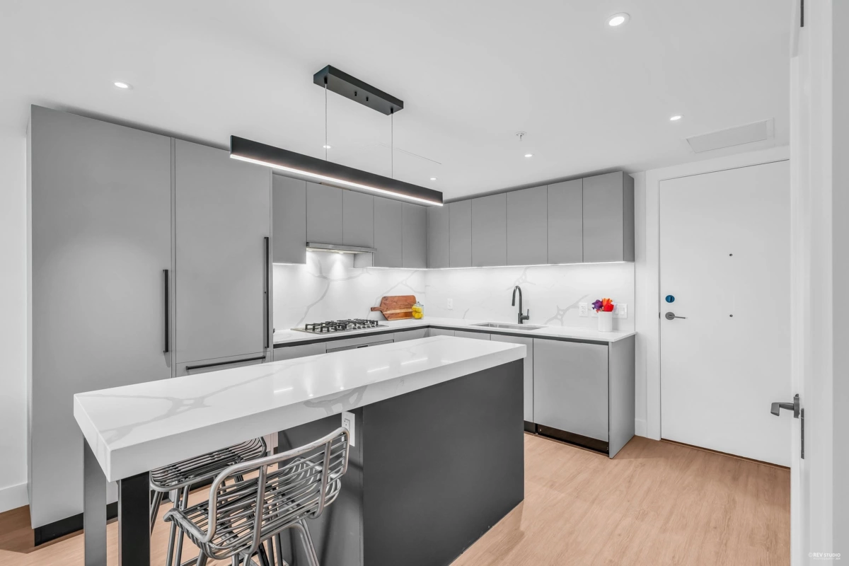 Walk-In Closet Photo of 506 2235 E Broadway, Vancouver, BC