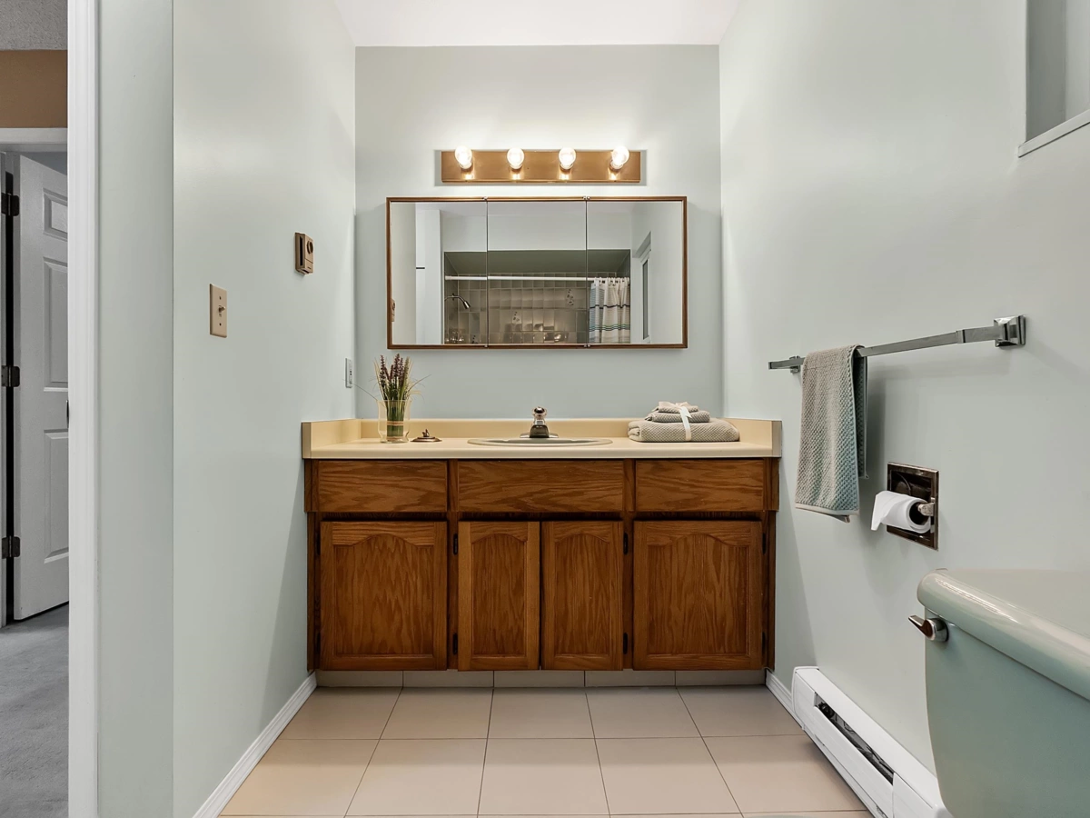 Mudroom Photo of 1833 133a Street, Surrey, BC