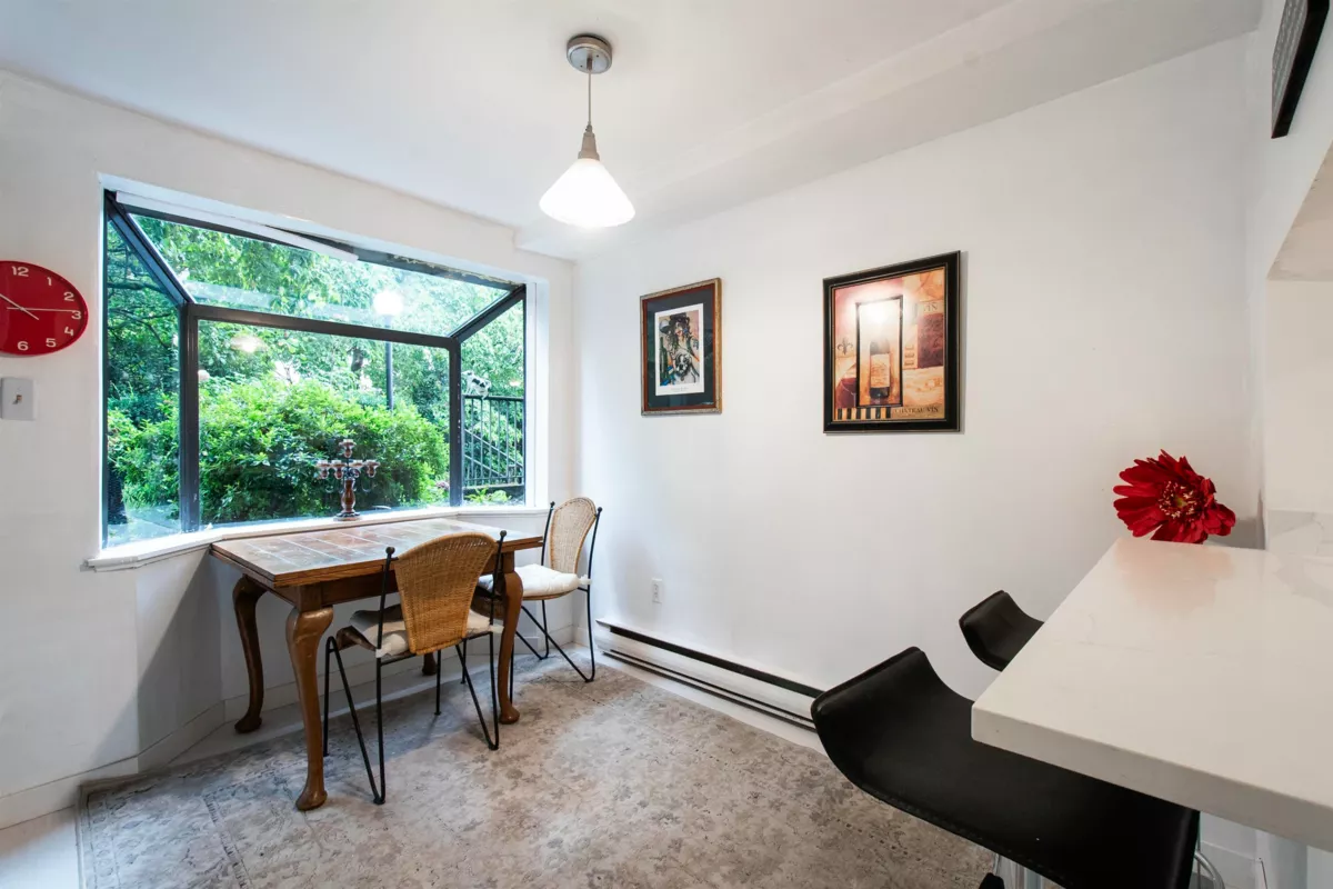 Primary Bathroom Photo of 118 1363 Clyde Avenue, West Vancouver, BC