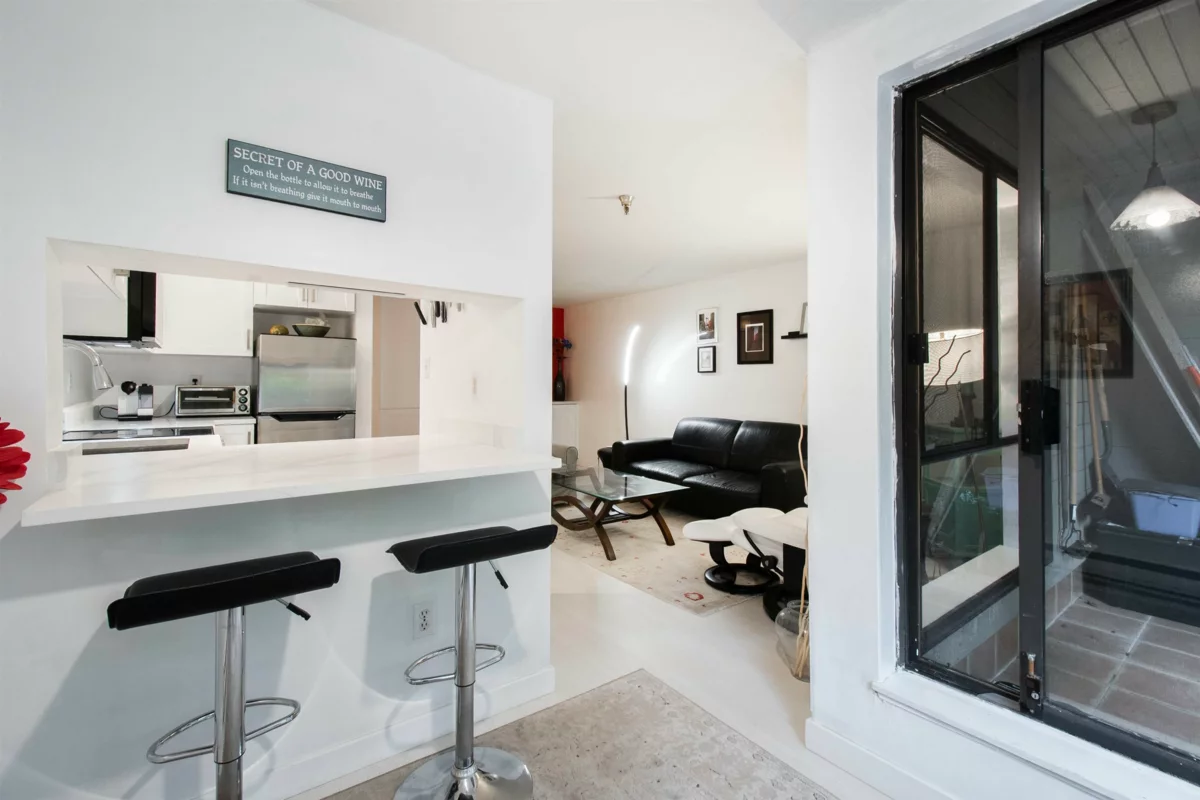 Walk-In Closet Photo of 118 1363 Clyde Avenue, West Vancouver, BC