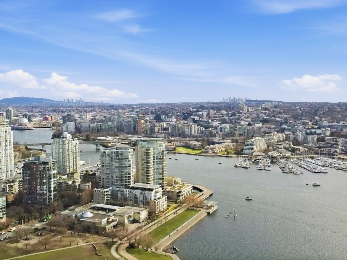 Garden / Landscaping Photo of 4302 1408 Strathmore Mews, Vancouver, BC