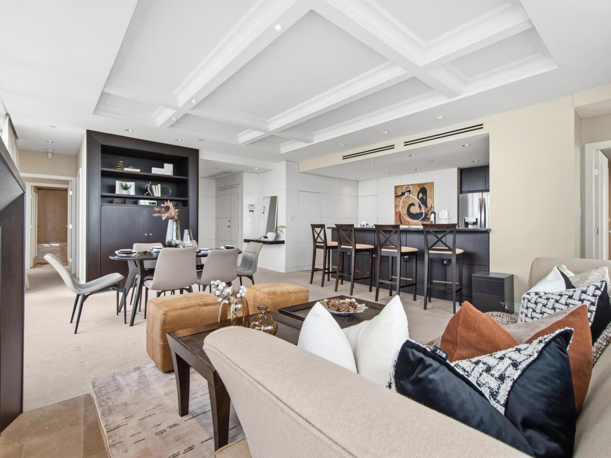 Kitchen Island Photo of 4302 1408 Strathmore Mews, Vancouver, BC
