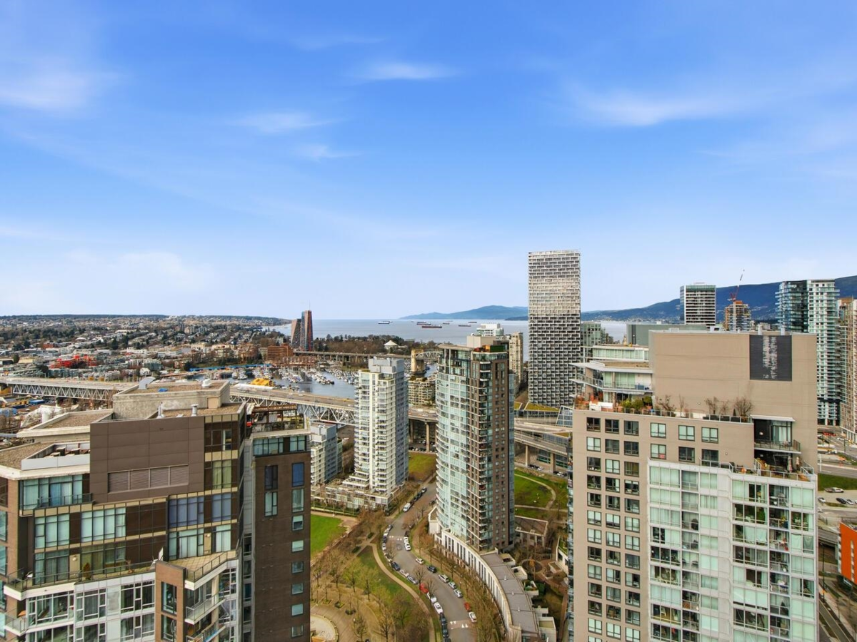 Laundry Room Photo of 4302 1408 Strathmore Mews, Vancouver, BC
