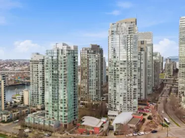 Swimming Pool Photo of 4302 1408 Strathmore Mews, Vancouver, BC