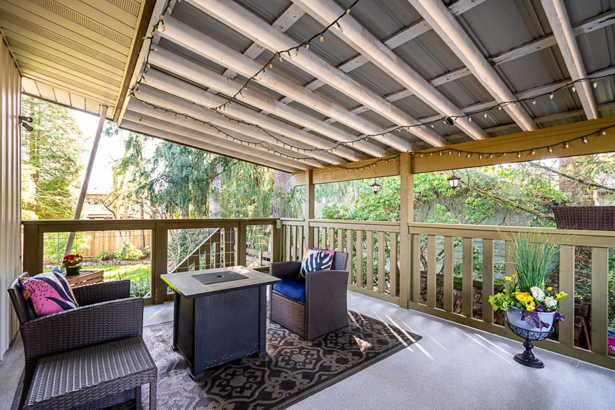 Entry Foyer Photo of 21674 Manor Avenue, Maple Ridge, BC