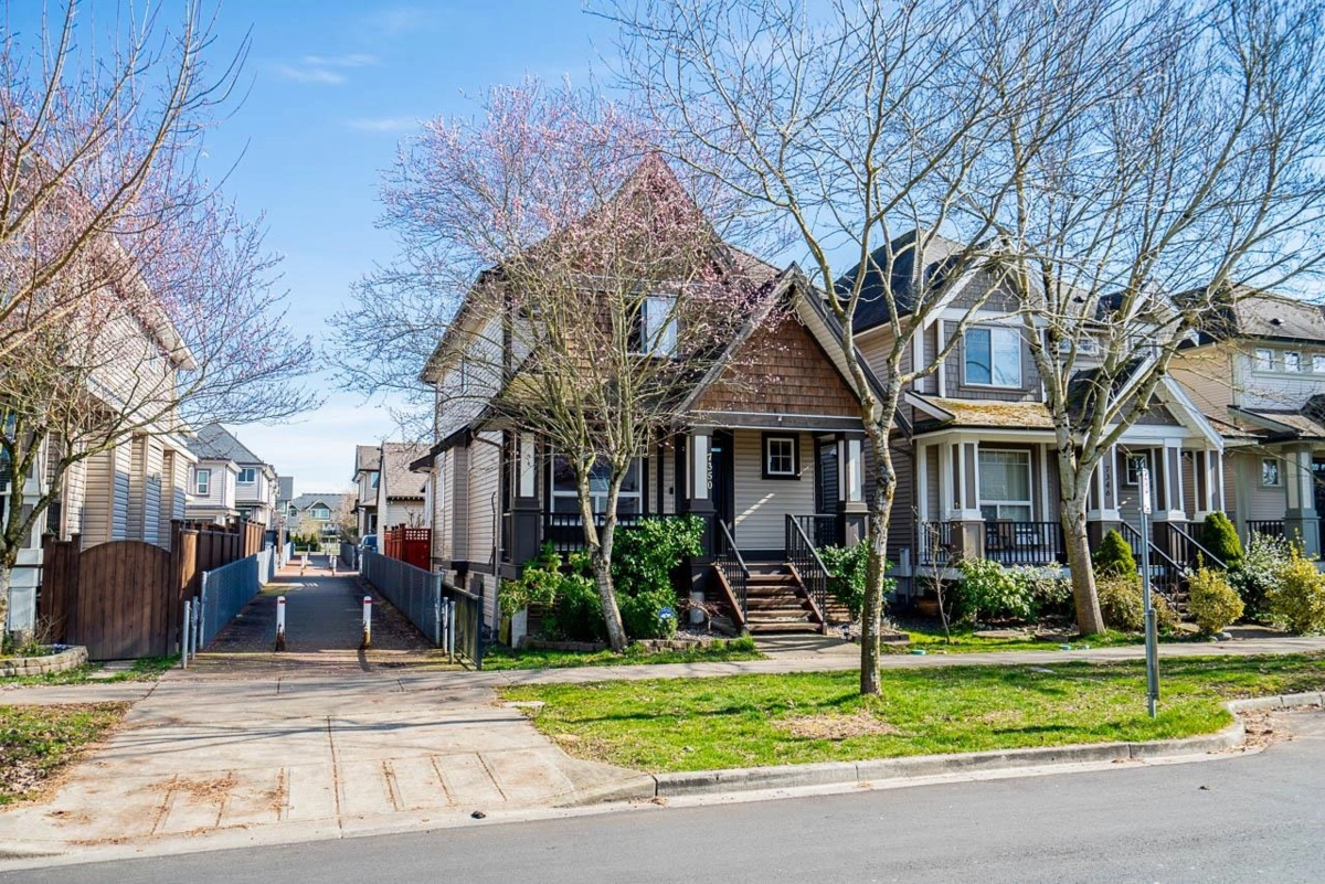 Family Room Photo of 7350 194 Street, Surrey, BC