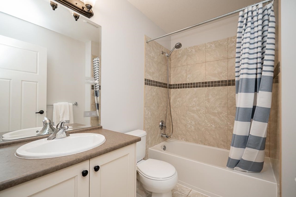 Hallway Photo of 7350 194 Street, Surrey, BC