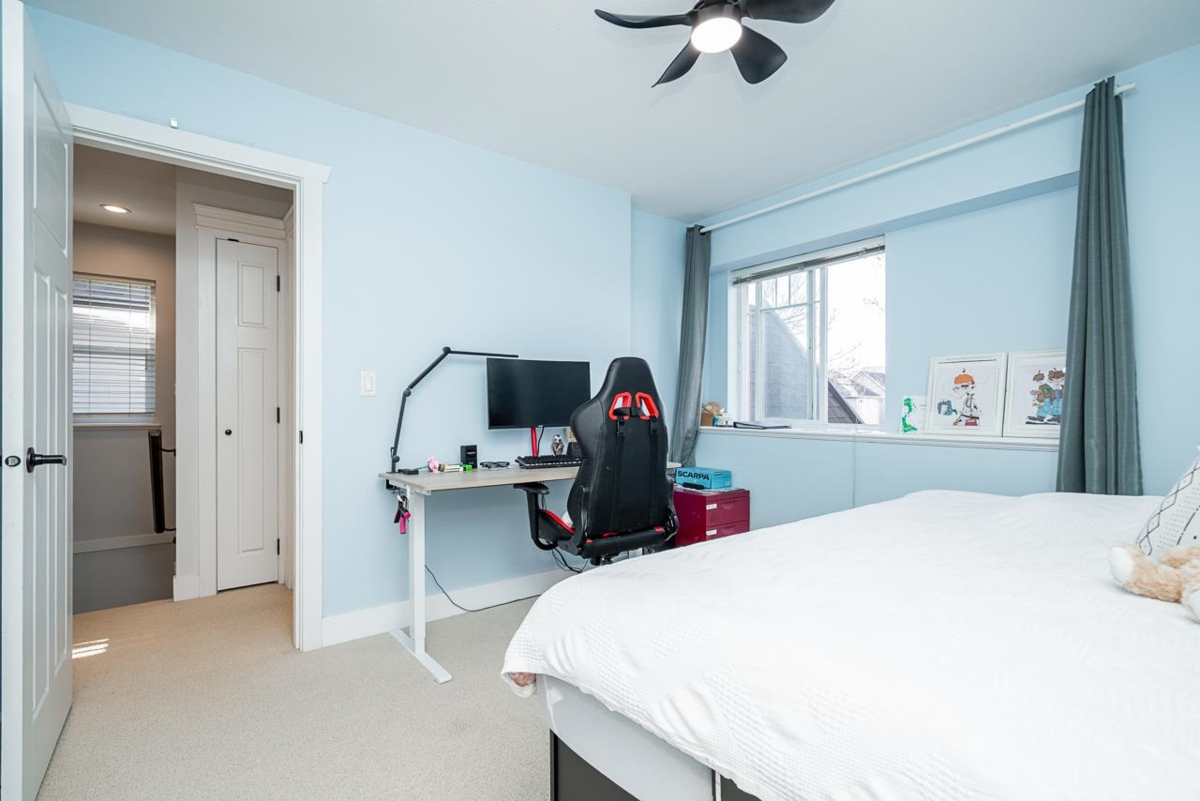 Laundry Room Photo of 7350 194 Street, Surrey, BC