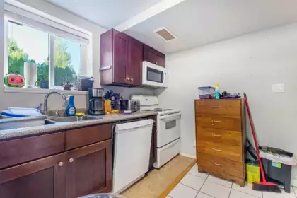 Hot Tub / Spa Photo of 14917 92 Avenue, Surrey, BC