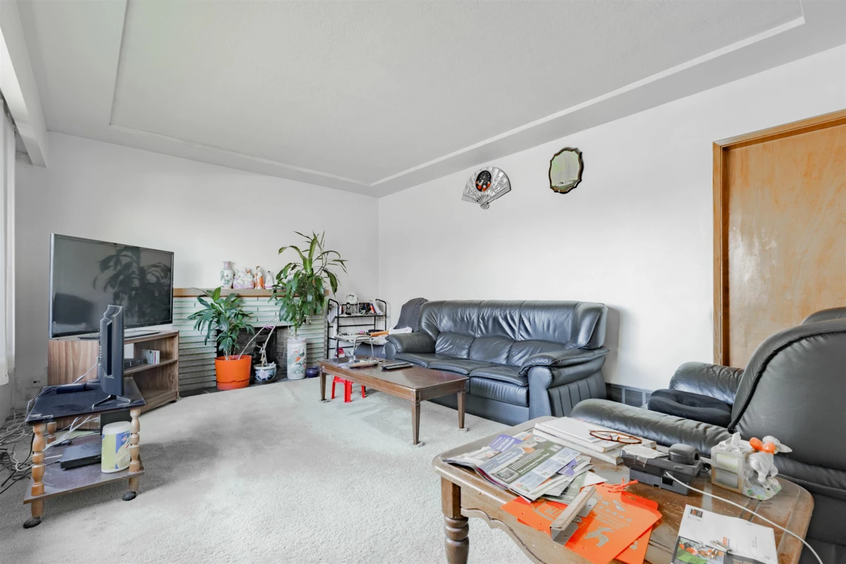 Dining Area Photo of 2630 E 1st Avenue, Vancouver, BC