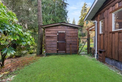 Front Yard Photo of 1559 Park Avenue, Roberts Creek, BC