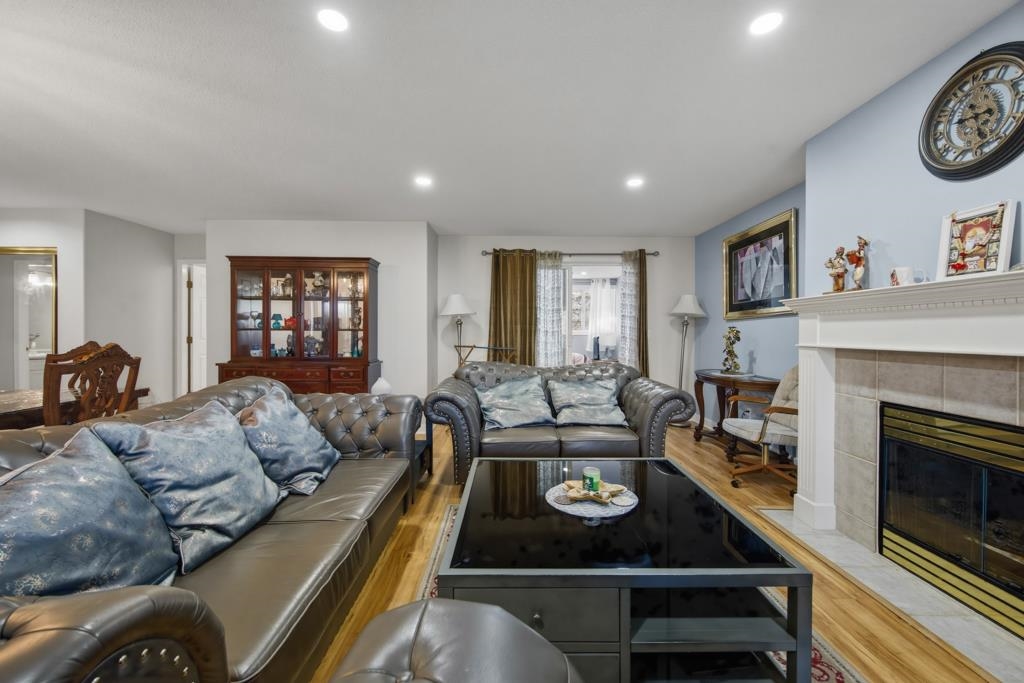 Family Room Photo of 246 13888 70 Avenue, Surrey, BC