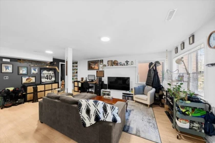 Hot Tub / Spa Photo of 927 Kent Street, White Rock, BC