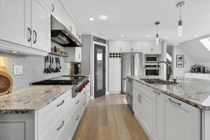 Kitchen Photo of 927 Kent Street, White Rock, BC
