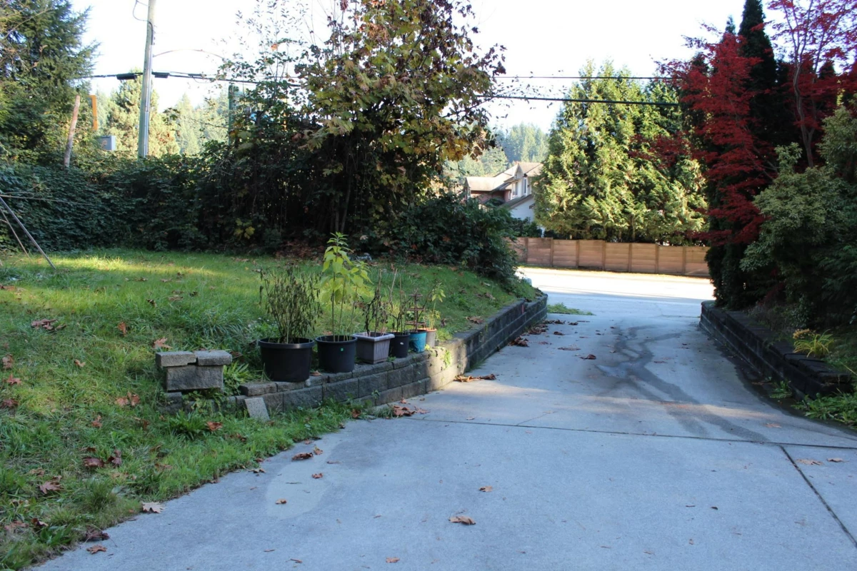 Family Room Photo of 1472 Pipeline Road, Coquitlam, BC