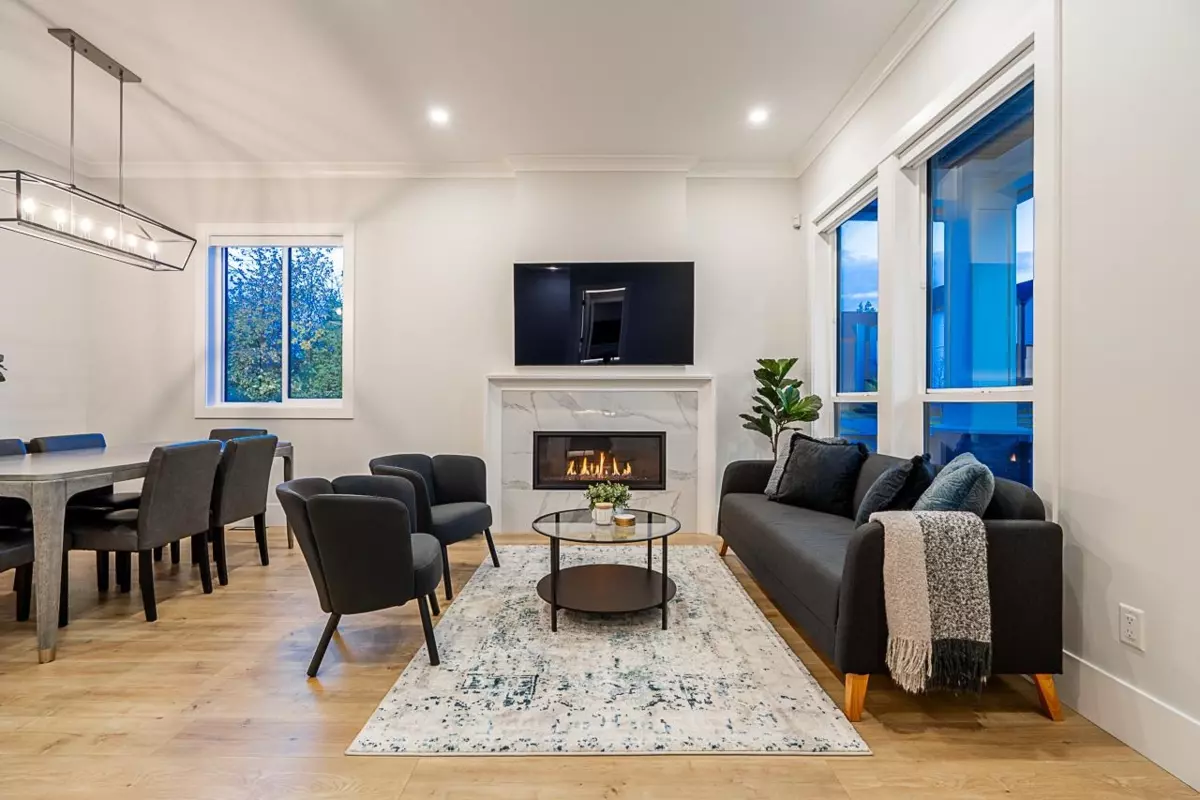 Dining Area Photo of 16595 25a Avenue, Surrey, BC