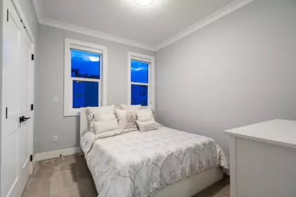 Basement Recreation Room Photo of 16595 25a Avenue, Surrey, BC