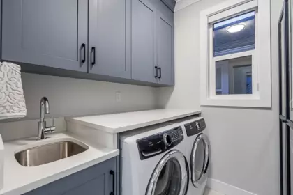 Mudroom Photo of 16595 25a Avenue, Surrey, BC