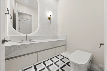 Kitchen Island Photo of 10266 166a Street, Surrey, BC