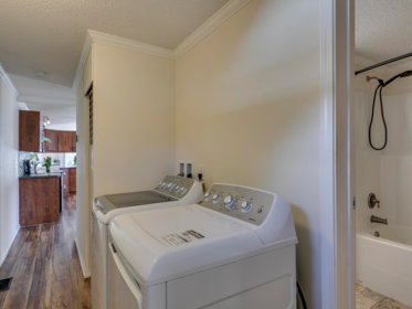 Laundry Room Photo of 70 40157 Government Road, Squamish, BC