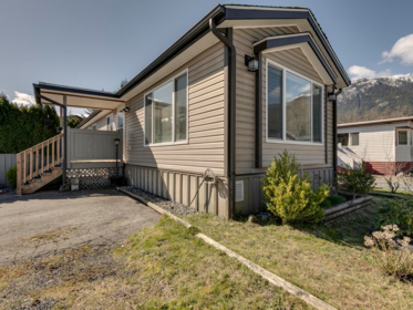 Outdoor Kitchen Photo of 70 40157 Government Road, Squamish, BC